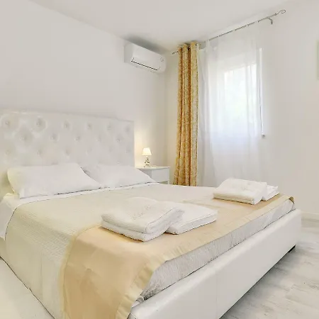 Holiday Bonelli Holiday home Medulin